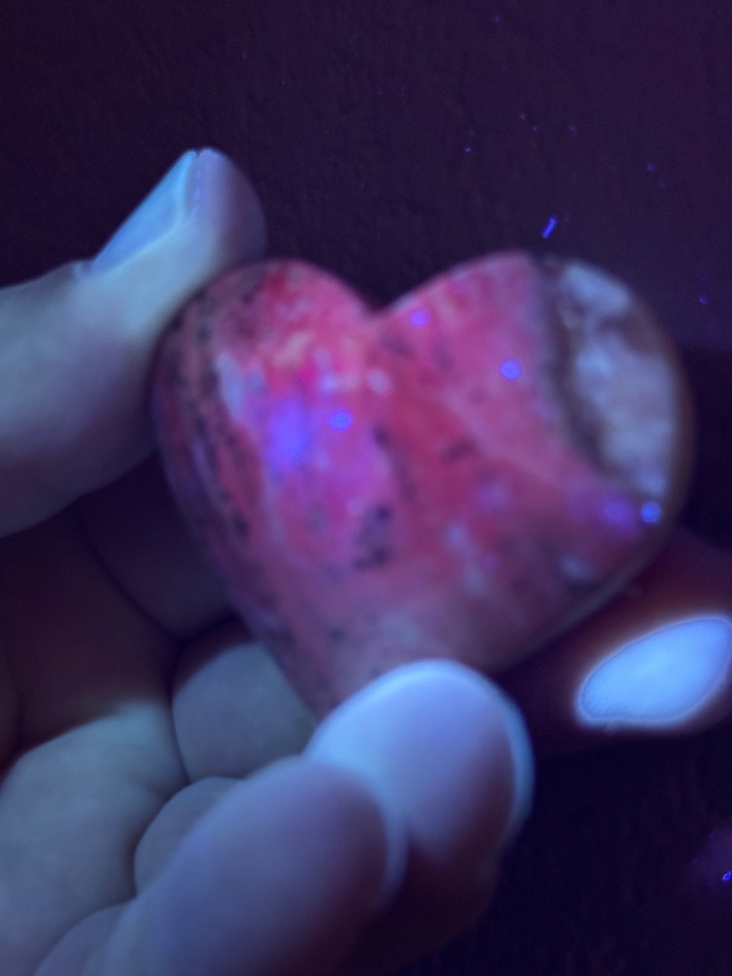Rhodonite Heart. UV Reactive